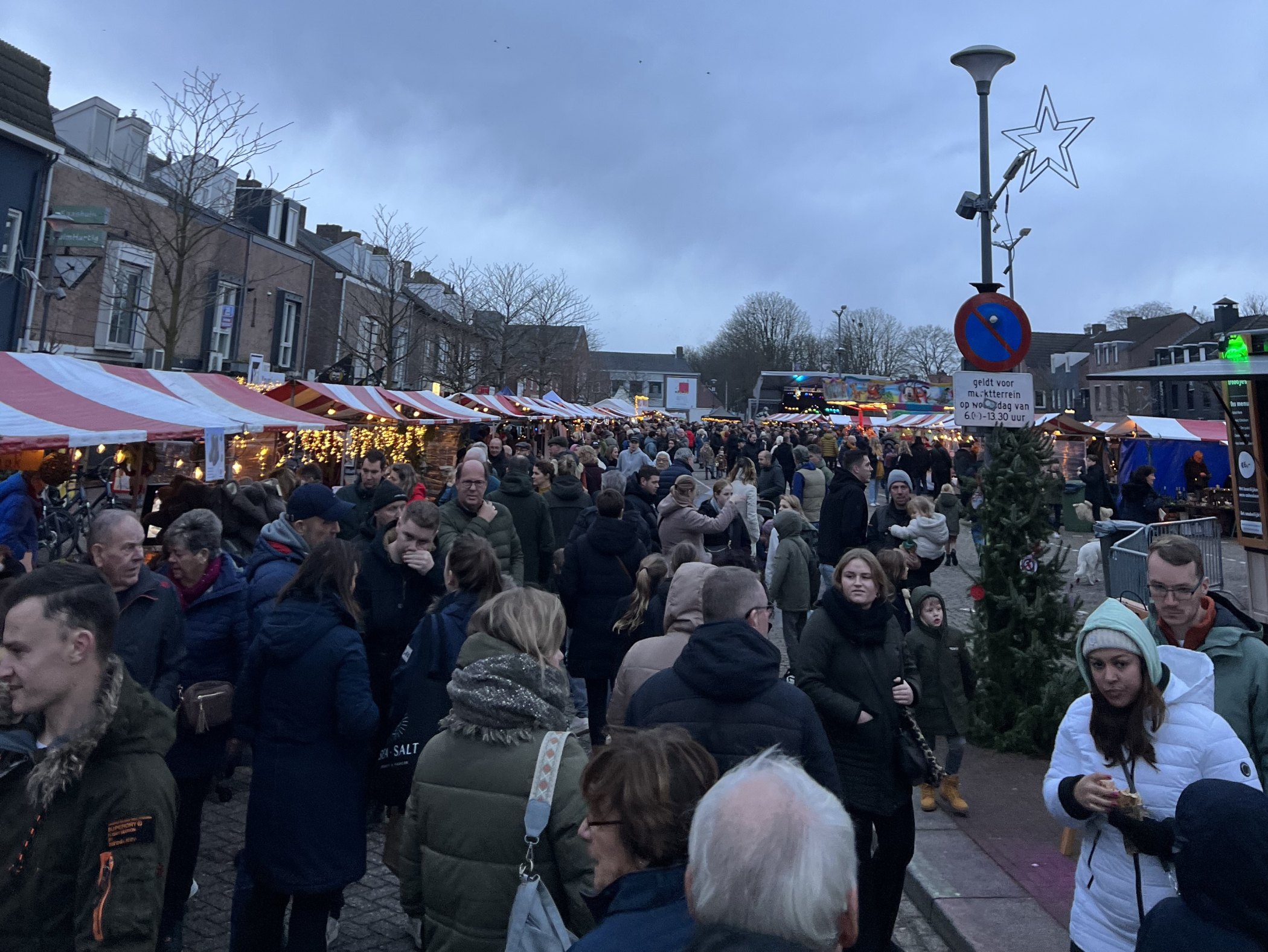 Mega Kerstmarkt trekt opnieuw duizenden bezoekers